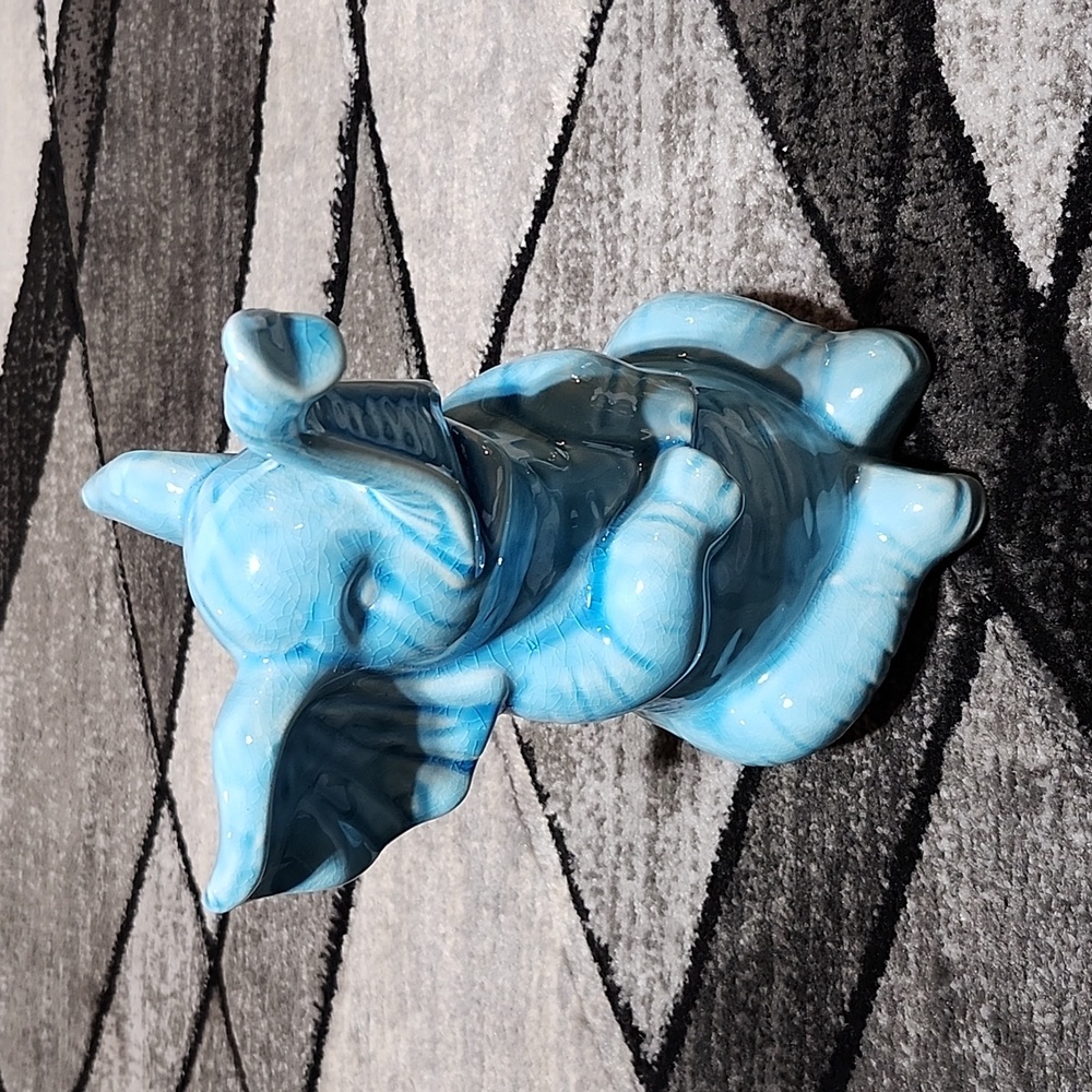 APROPOS HOME COLLECTION ELEPHANT STATUE DECOR